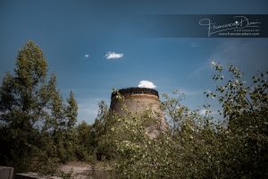 La torre di raffreddamento dell'incompiuto reattore 5 di Chernobyl