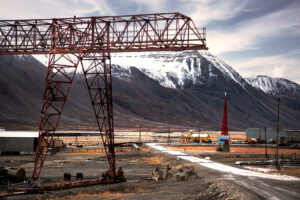 La strada che porta a Pyramiden.