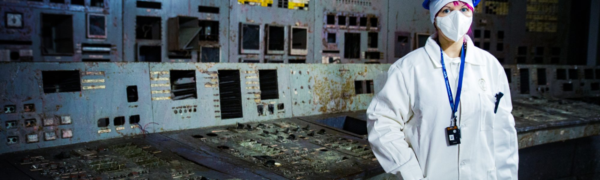 Francesca Dani nella control room del reattore 4 di Chernobyl