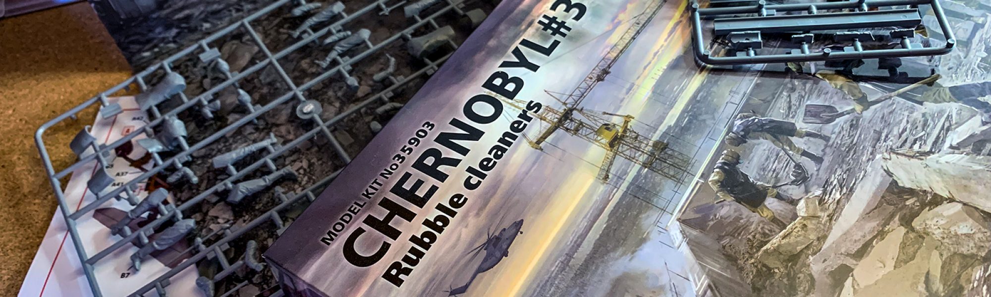 ICM Chernobyl model kit: Rubble cleaners